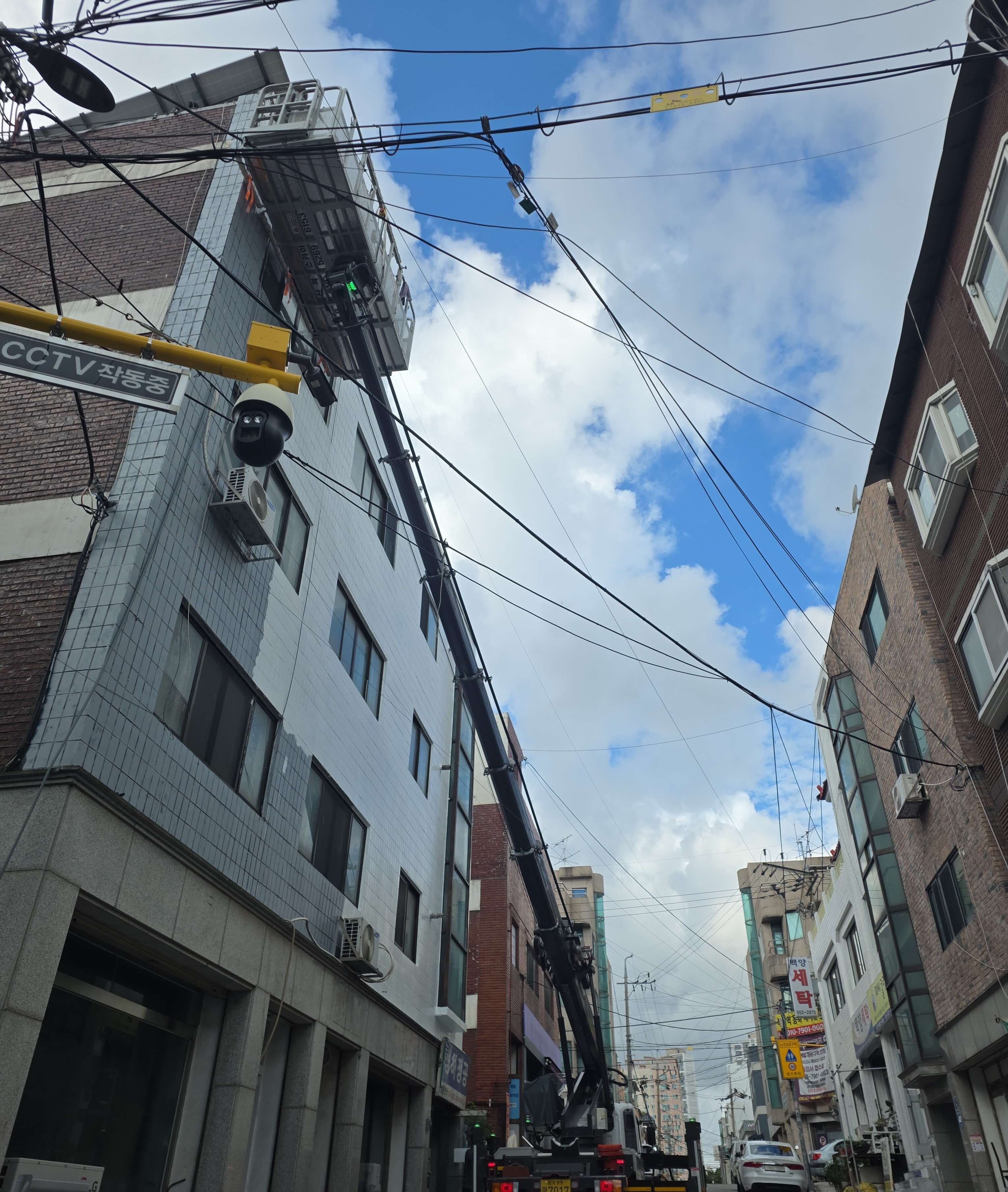 좁은 골목 작업